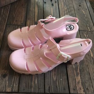 JuJu jelly shoes in pink